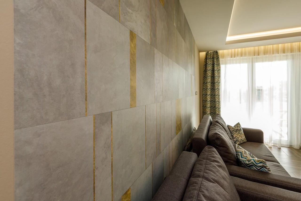 Royal Cafe Apartman كيستاي المظهر الخارجي الصورة