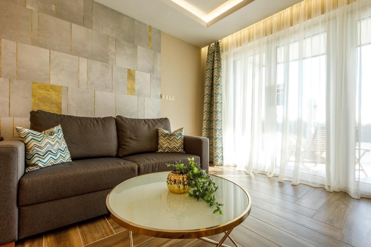 Royal Cafe Apartman كيستاي المظهر الخارجي الصورة