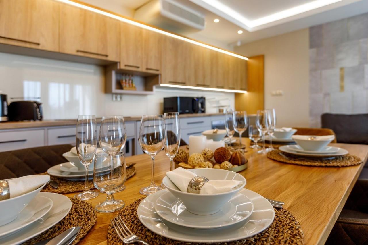Royal Cafe Apartman كيستاي المظهر الخارجي الصورة
